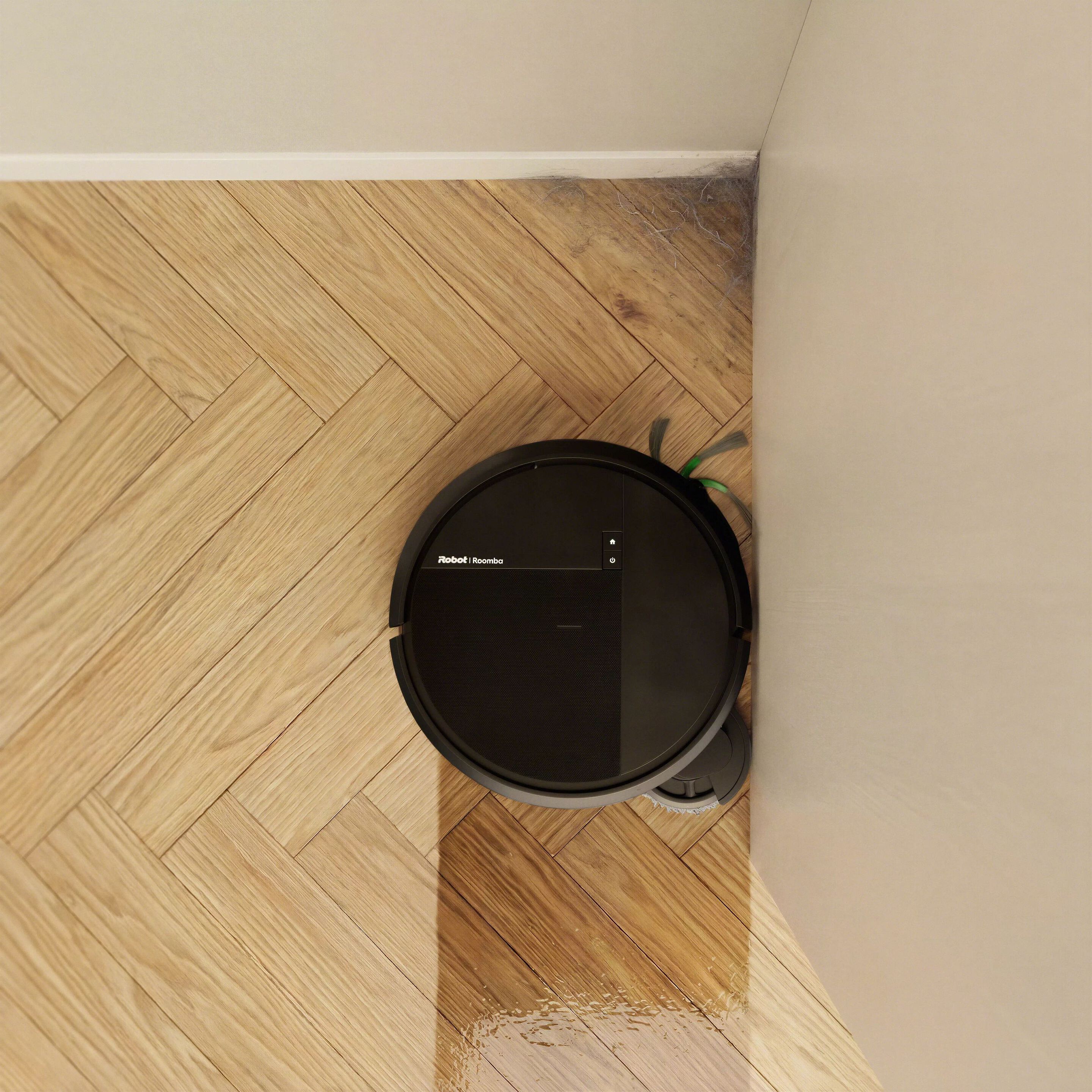Dust in corners doesn&rsquo;t stand a chance